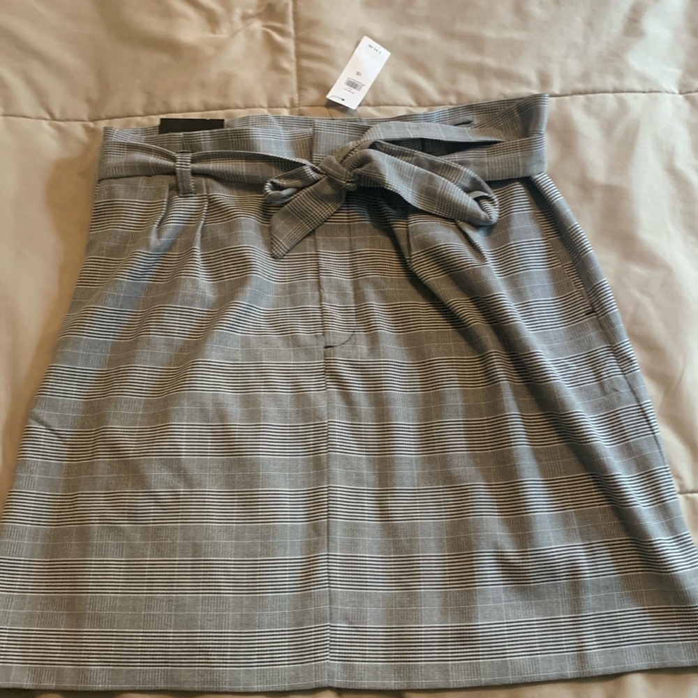 Banana Republic paper bag plaid front tie skirt